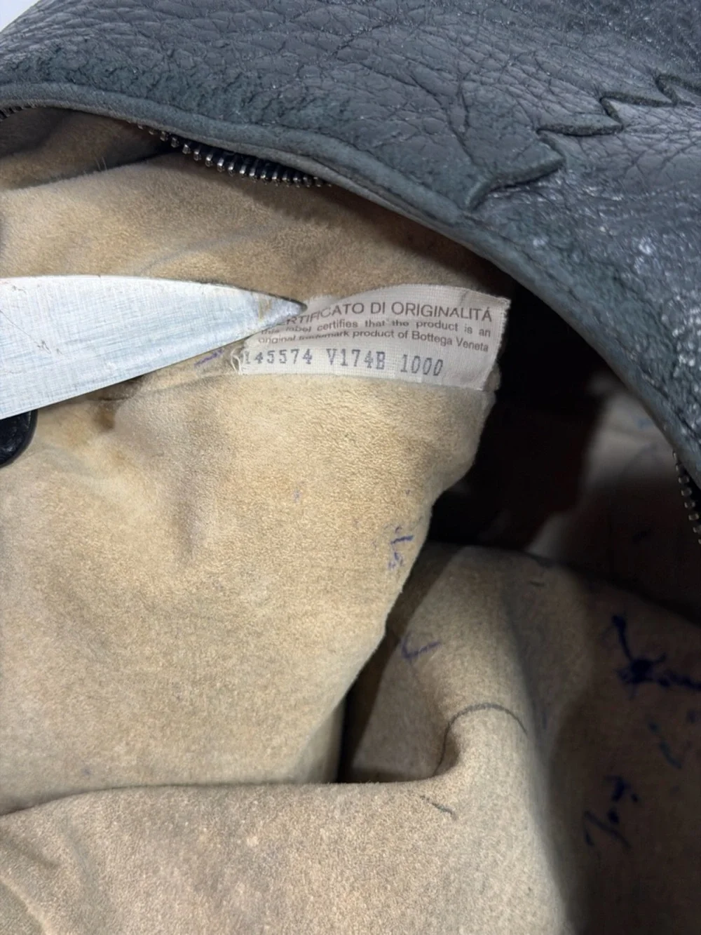 BOTTEGA VENETA Black Leather Hobo Bag with Braided Handle with matching wallet - Picture 9 of 10